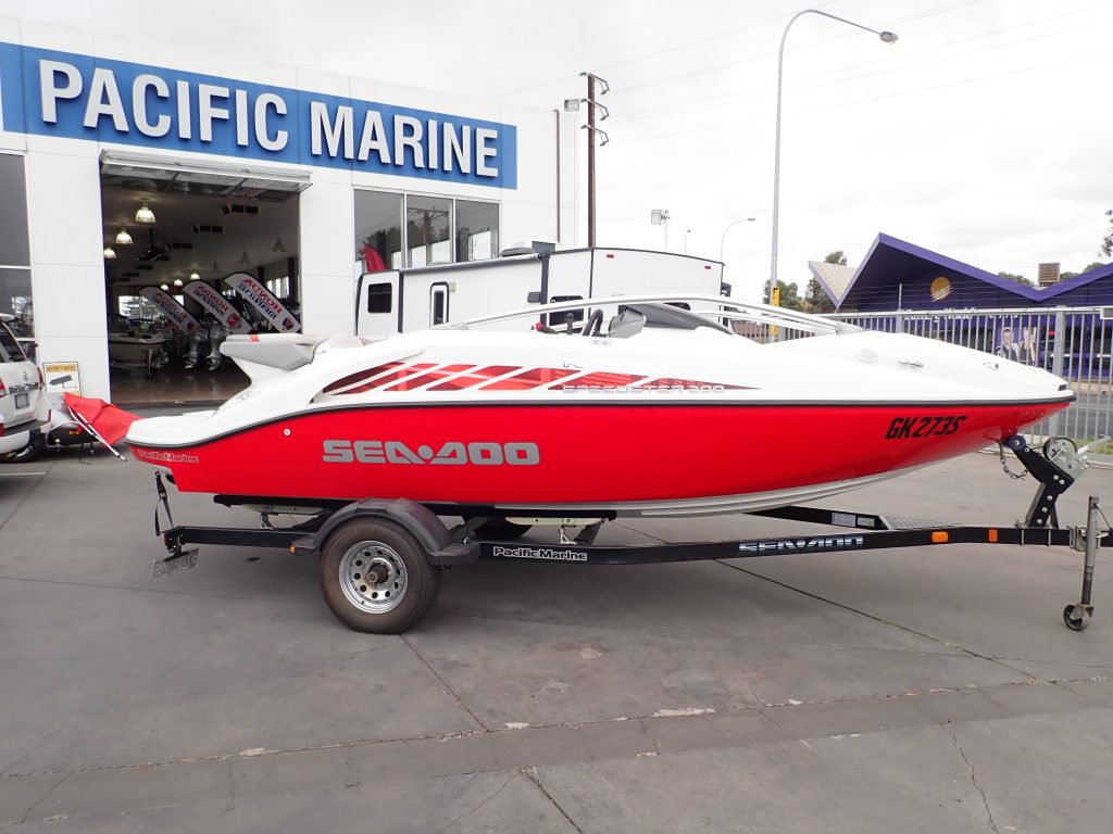 Sea Doo speedster 200 Bow rider with twin 4 strokes 27 hours only 1 ...