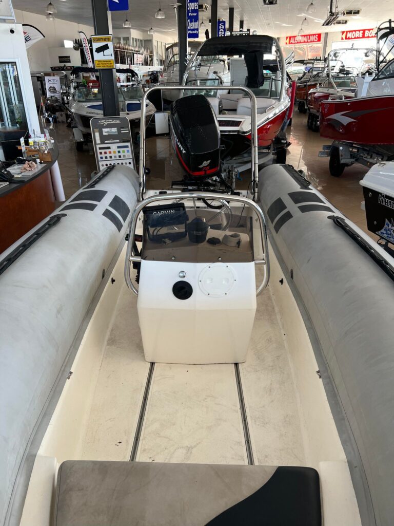Prestige RIB 5.55 - Pacific Marine
